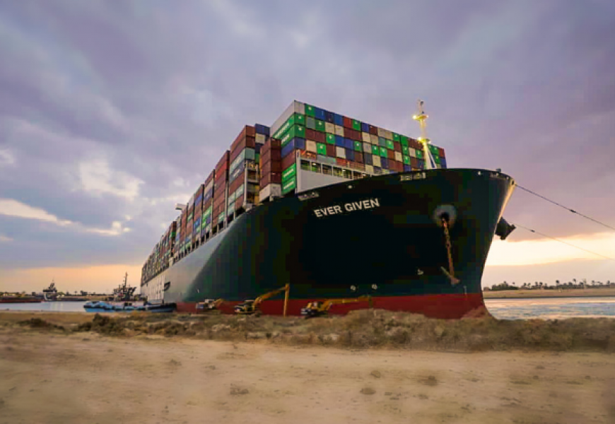 Суэцкий канал освобожден: судно Ever Given удалось снять с мели